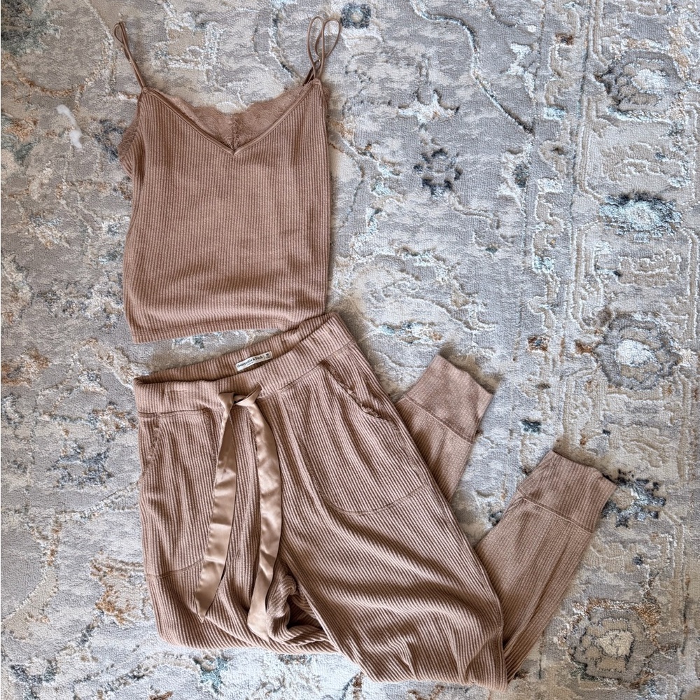 Abercrombie & Fitch soft lounge sleepwear set